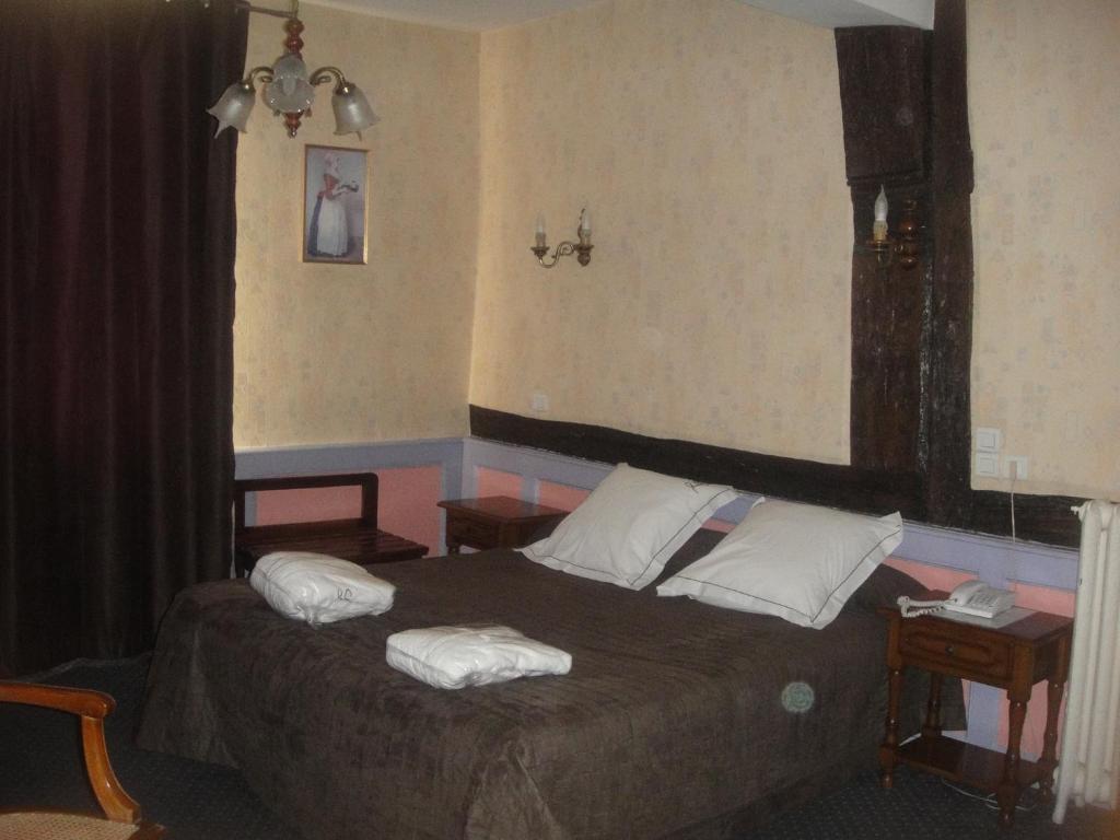 Hotel L' Ecu Montbard Quarto foto