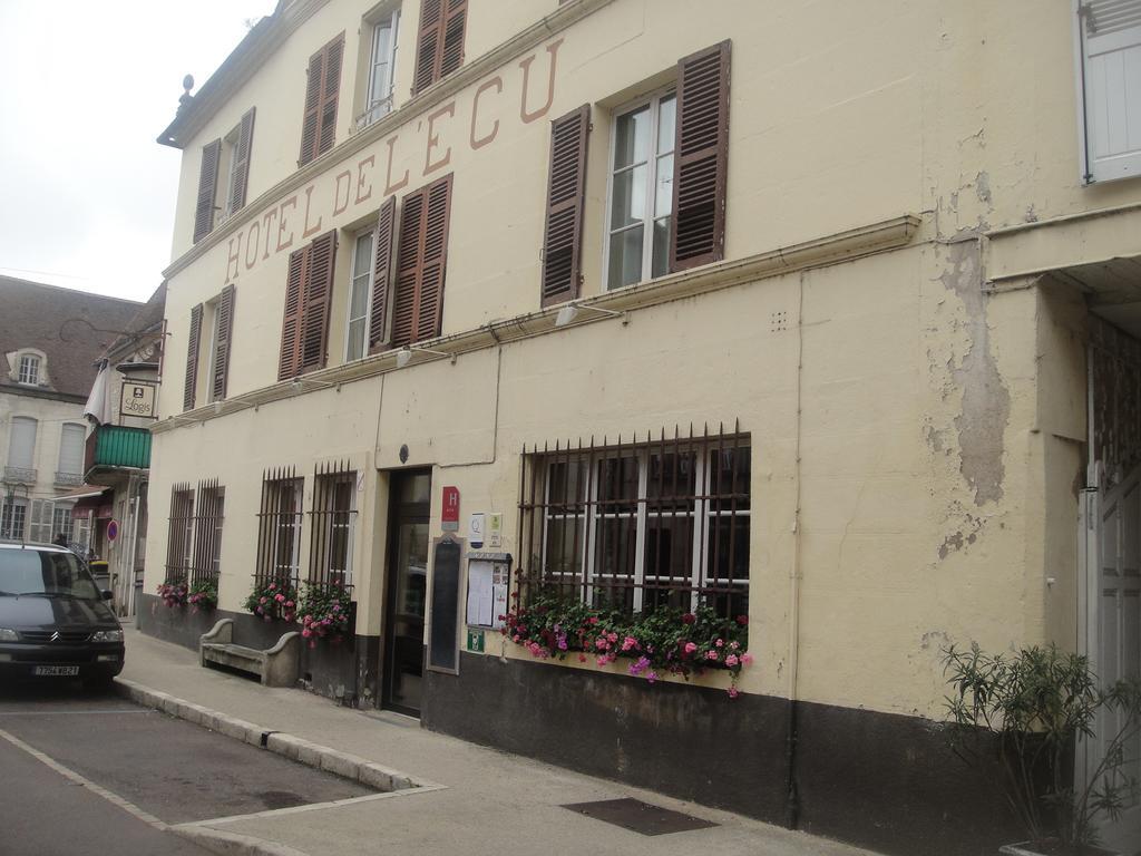 Hotel L' Ecu Montbard Quarto foto